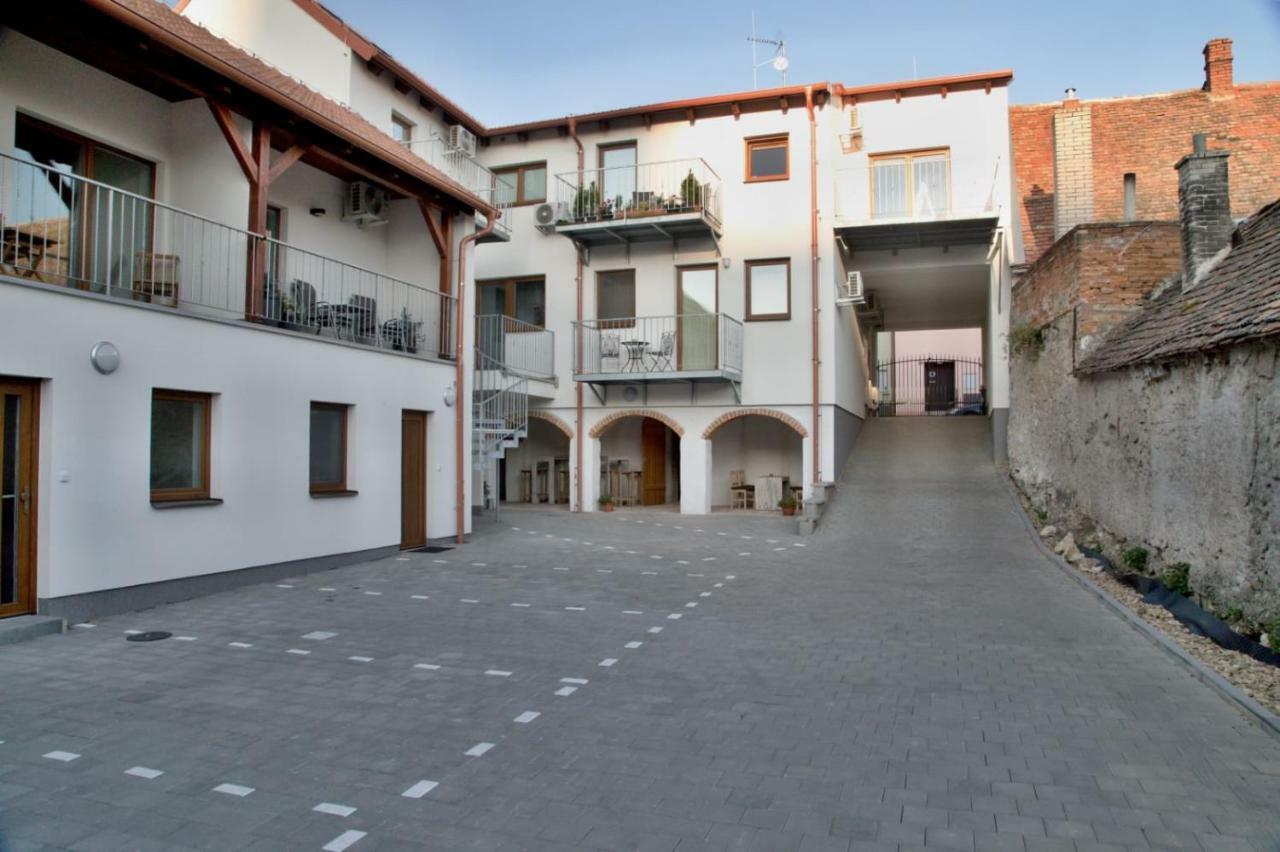 Appartement Rezidence Konevova, Mikulov Extérieur photo